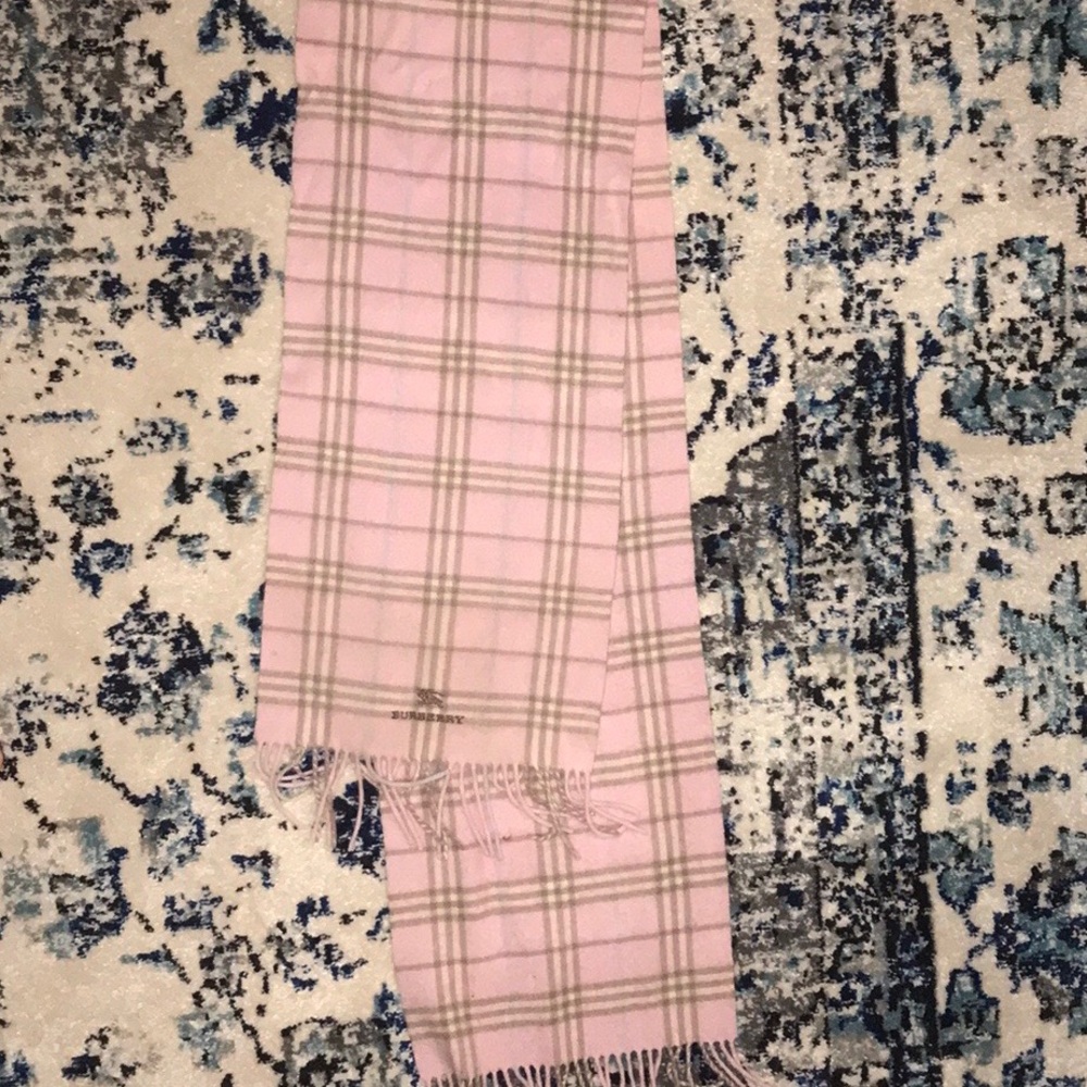 Authentic Burberry light pink fall winter scarf
